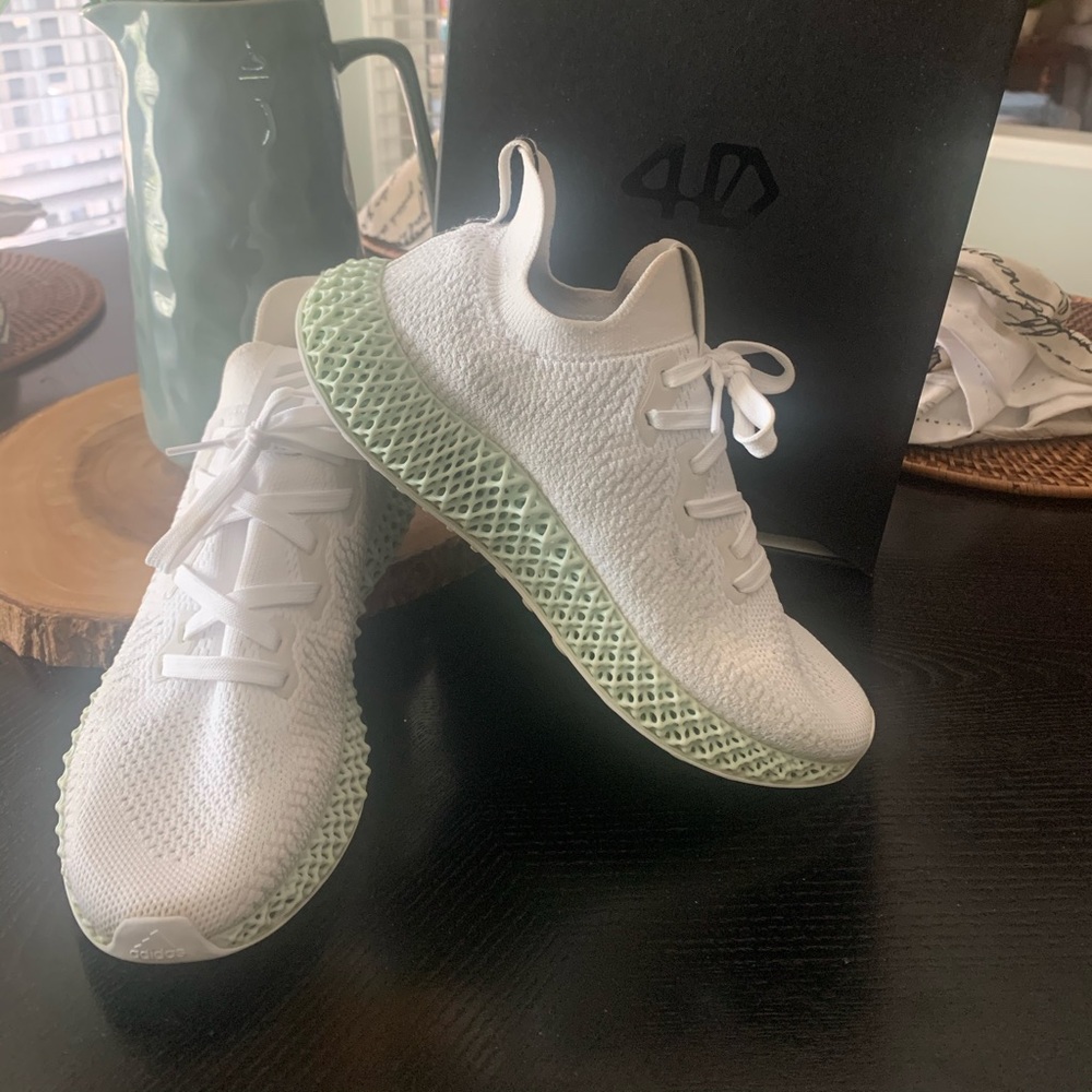 Unisex ADIDAS ALPHAEDGE 4D  Men 6.5 Woman’s 7.5